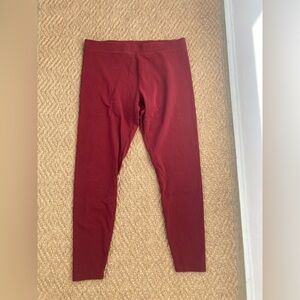 L.L. Bean women’s cotton Burgundy Leggings